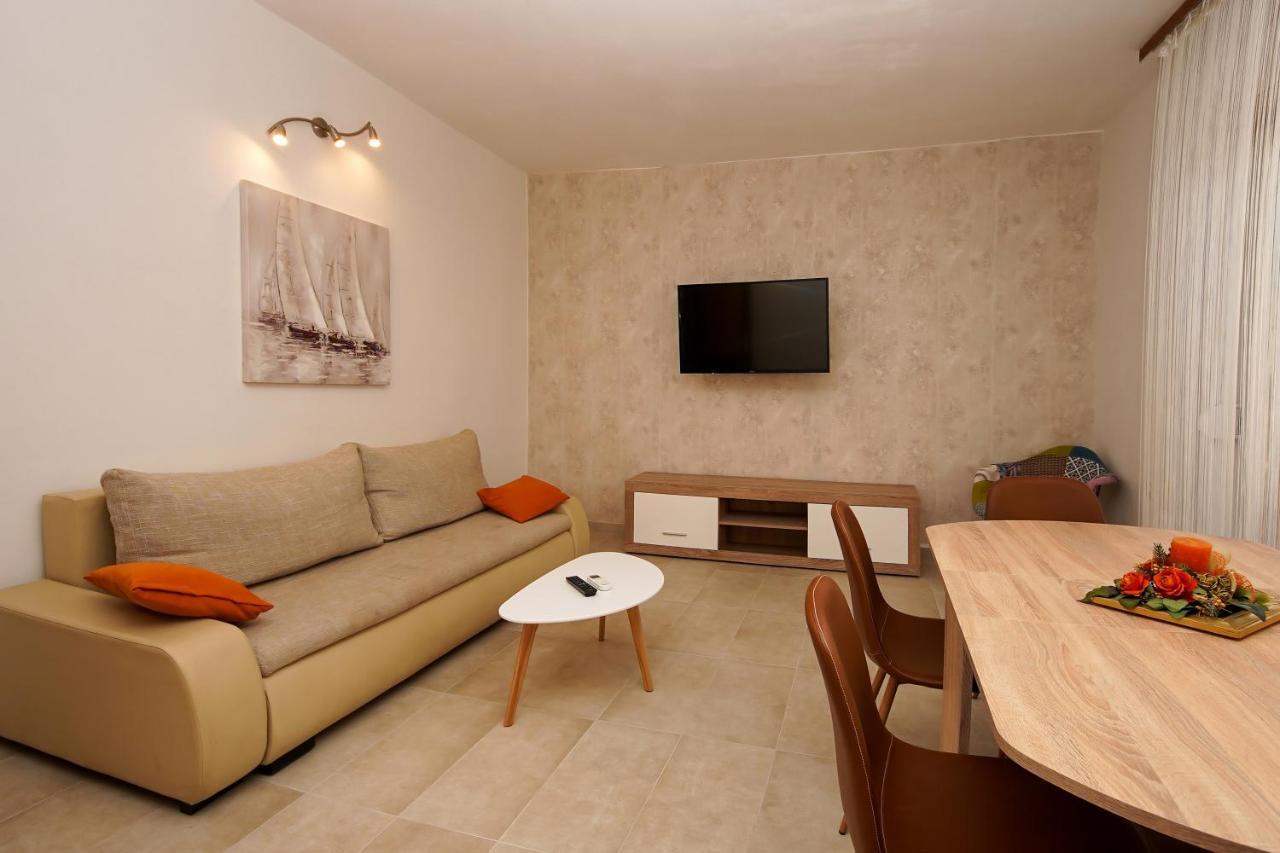 Apartment Ajdukovic *